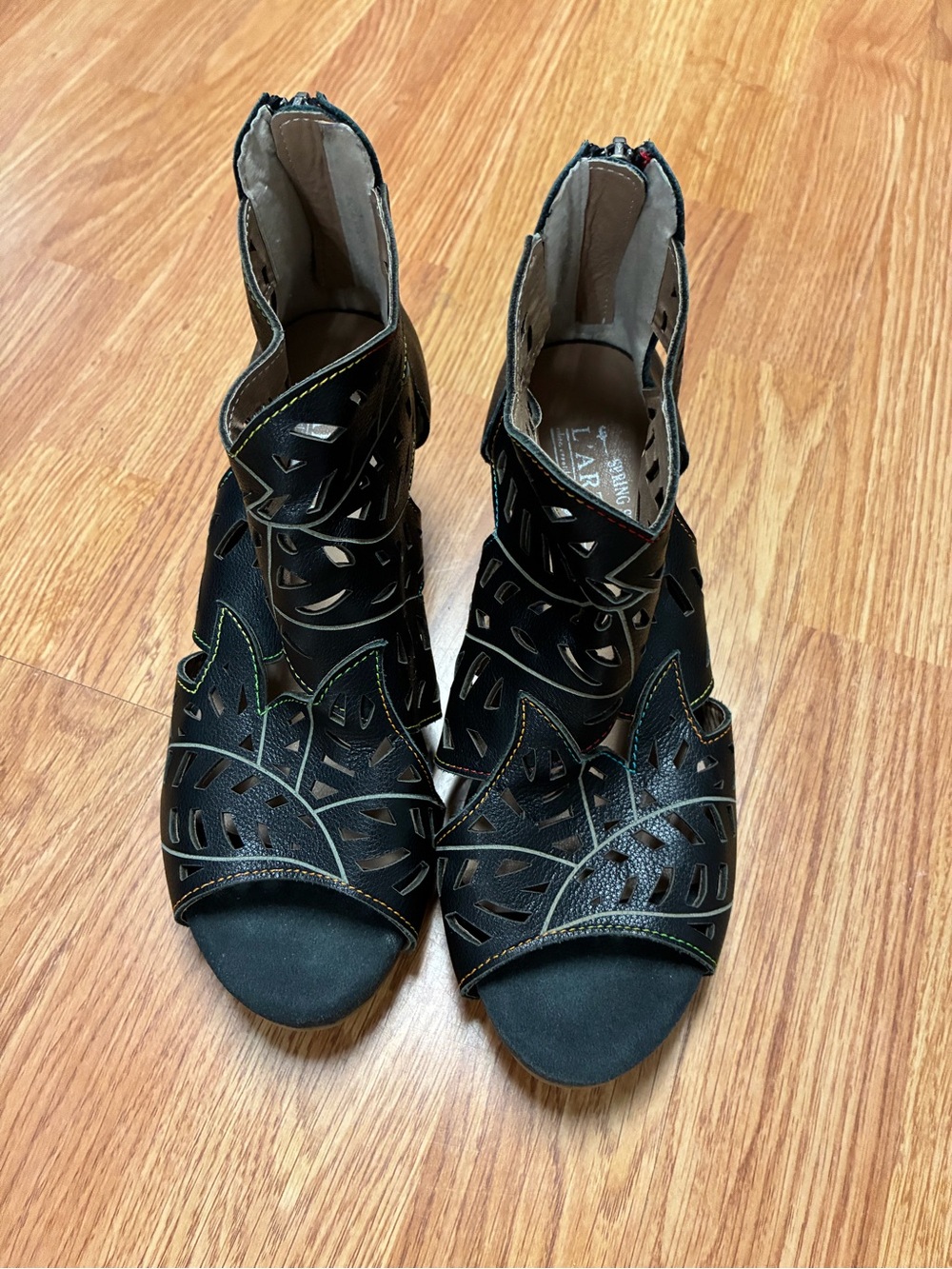 L'Artiste Spring Step Black Leather Laser Cut Sandals 38
